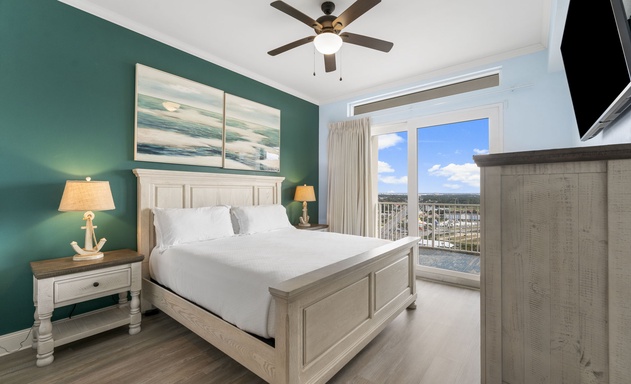 Laketown Wharf #2030