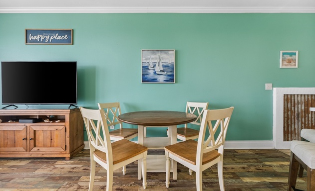 Laketown Wharf #1825 4