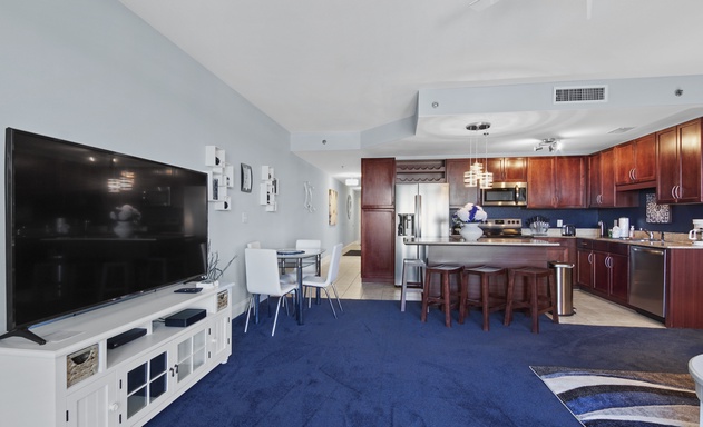 Laketown Wharf #1537 4