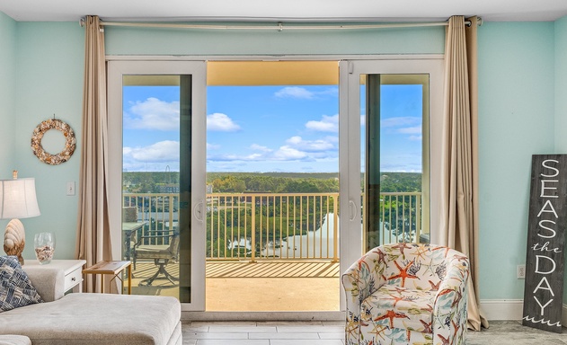 Laketown Wharf #1034