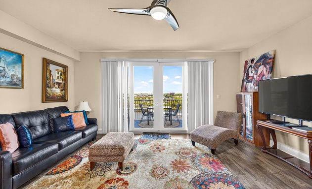 Laketown Wharf #0417 2