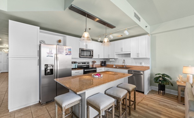 Laketown Wharf #0703 6