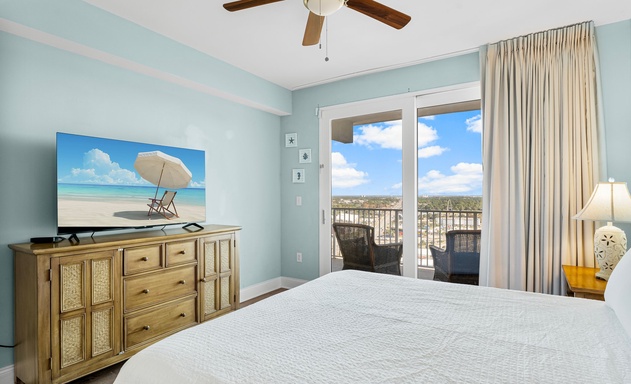 Laketown Wharf #1931 9