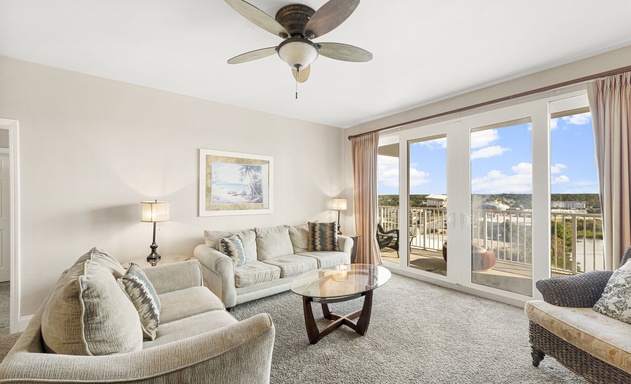 Laketown Wharf #0932 8