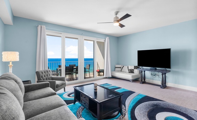 Laketown Wharf #1818