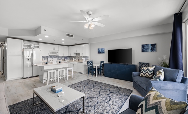 Laketown Wharf #0935 6