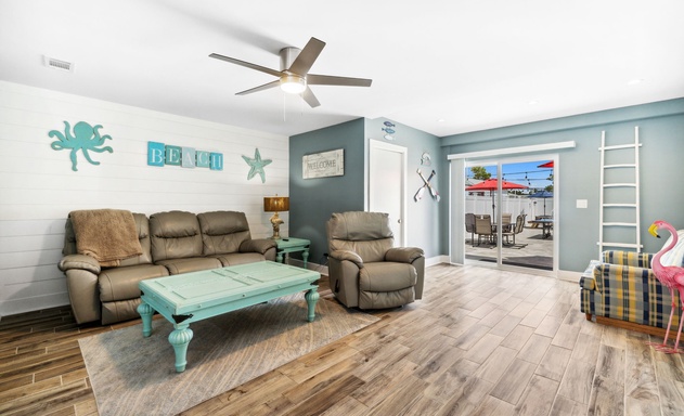 Mimi's Beach Bungalow 8