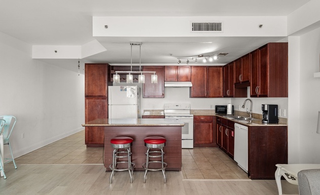 Laketown Wharf #1816 10