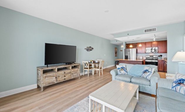 Laketown Wharf #0226 4