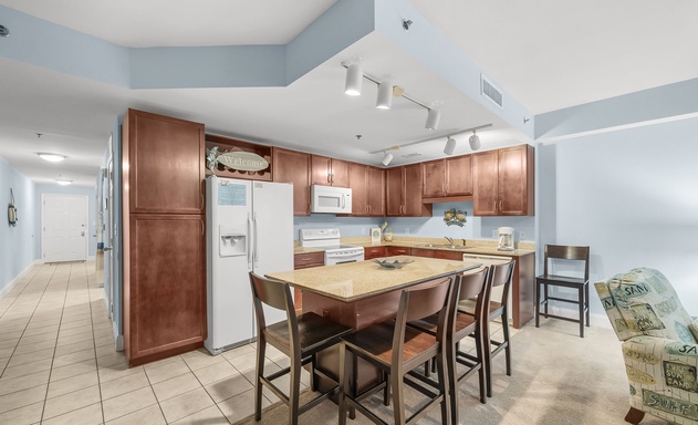 Laketown Wharf #1516 10