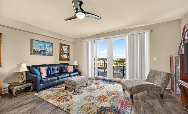 Laketown Wharf #0417