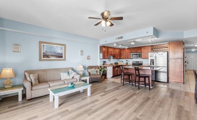 Laketown Wharf #0613 3