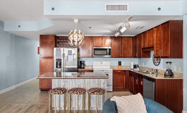 Laketown Wharf #1316 10