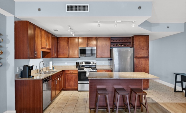 Laketown Wharf #1117 7