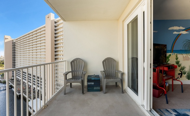 Laketown Wharf #1232 4