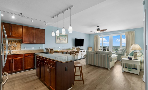 Laketown Wharf #1433 5
