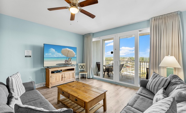 Laketown Wharf #1931