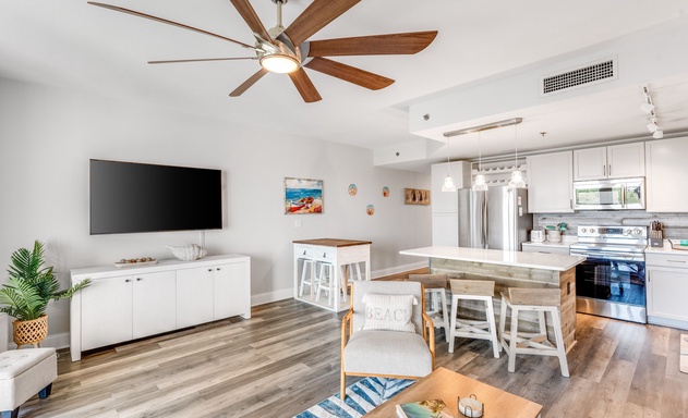 Laketown Wharf #0304 6