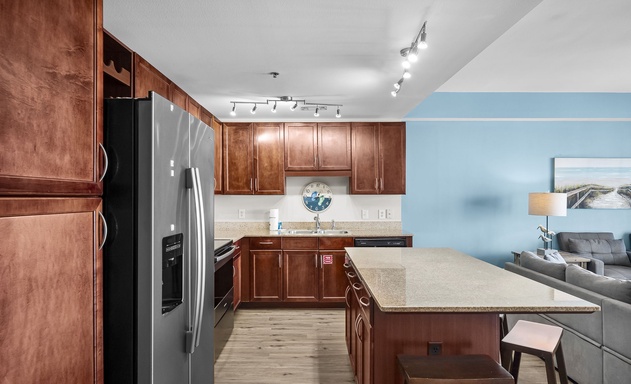 Laketown Wharf #1314 9