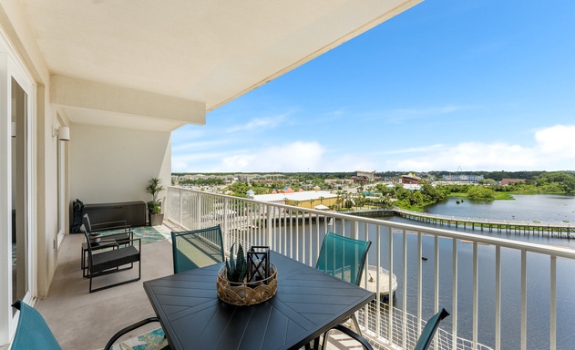 Laketown Wharf #0628 4