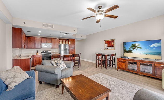 Laketown Wharf #0815 5