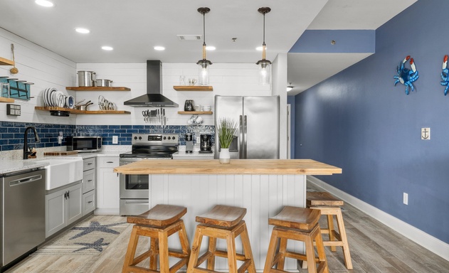 Laketown Wharf #0606 6