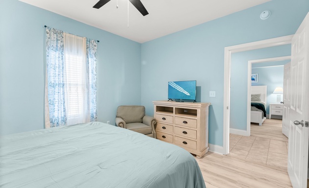 Laketown Wharf #0920 9