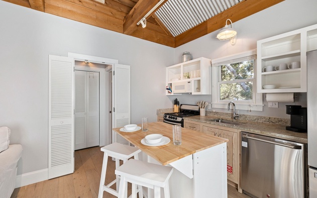 90 N Cartagena Carriage House 3