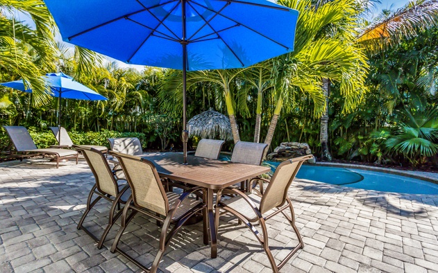 Ainsley Beach House 6
