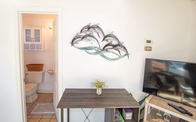 Stones Throw (AMIA) 8