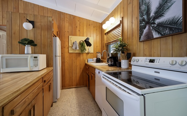 Bo's Beach Bungalow 10