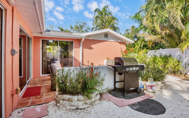 Coral Palms 8