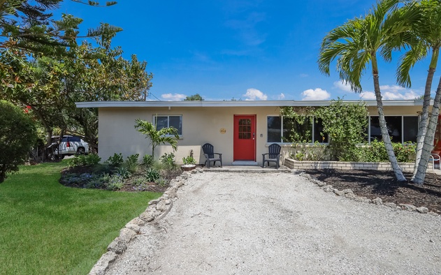 Bo's Beach Bungalow 3