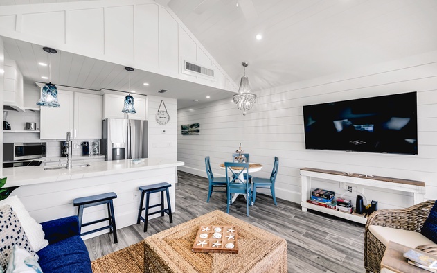 Coconuts Beachfront #112 7