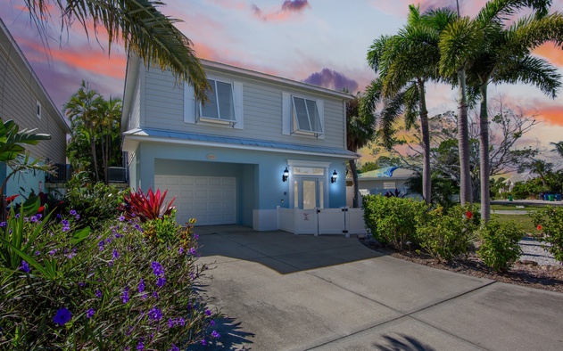 Castaway Cottage 2