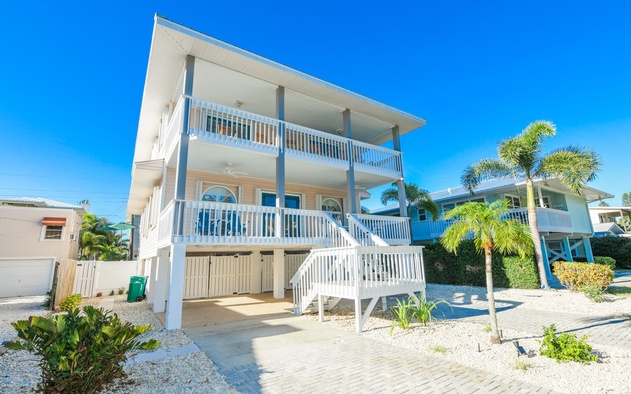 The Deckhouse 9
