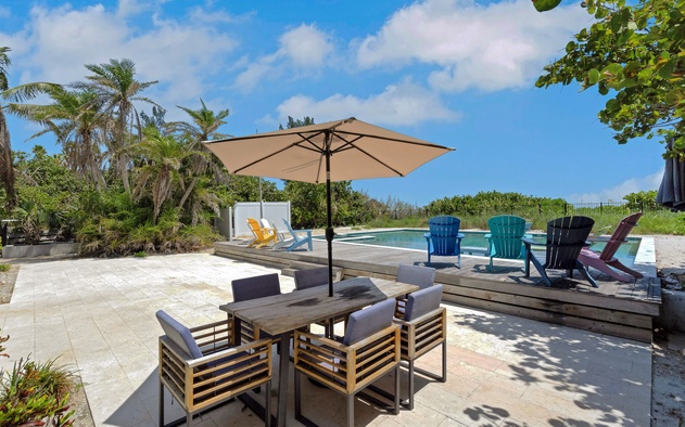Beachfront Bungalow 10