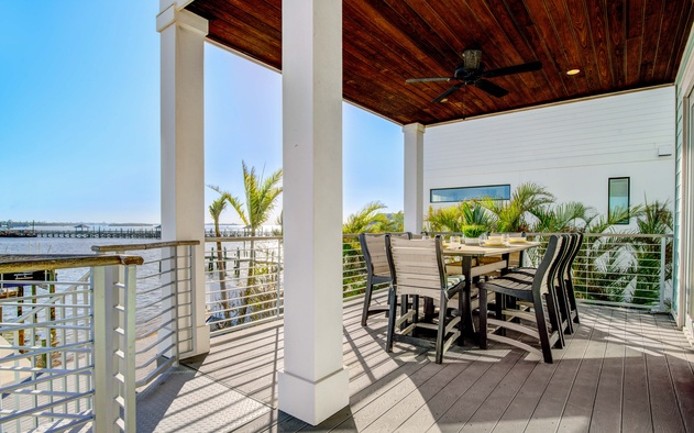 Bayfront Retreat 6
