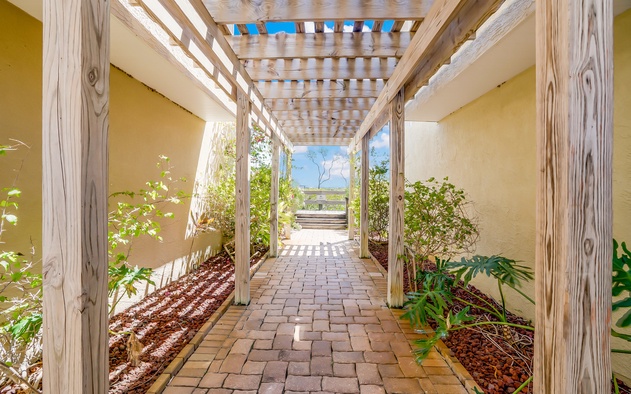 Bradenton Beach Club 232 5