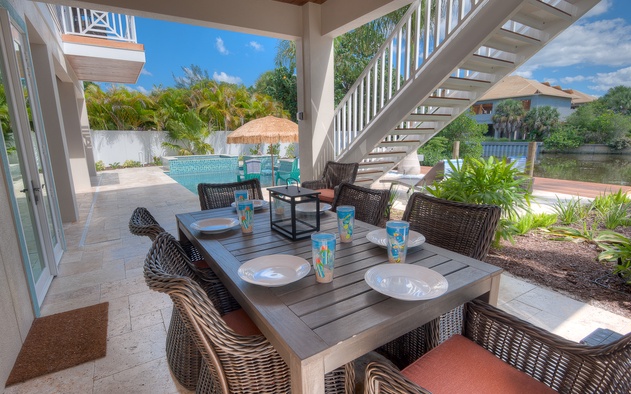 Aqua Cove 10