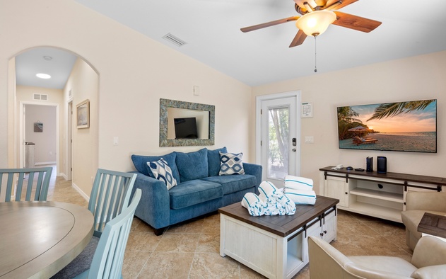 Ainsley Beach House 10