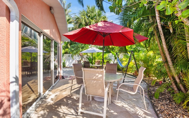 Coral Palms 6