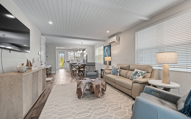 Coastal Escape at Hunter's Point 10