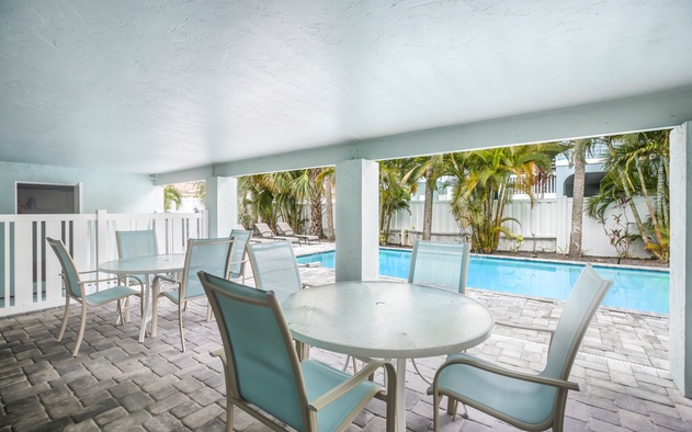 The Palms 2 4