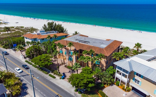 Bradenton Beach Club Unit F 6