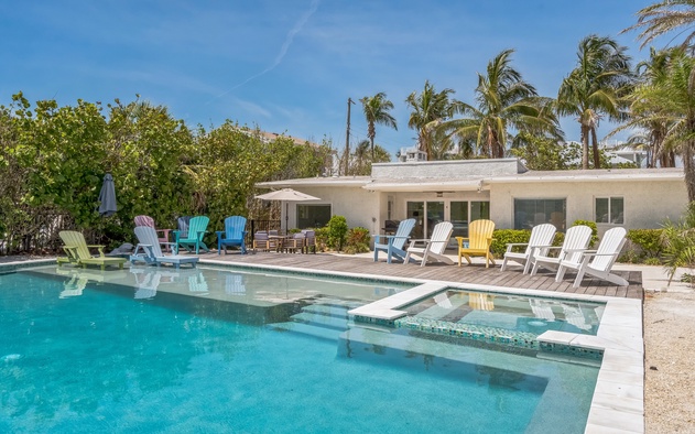 Beachfront Bungalow 8