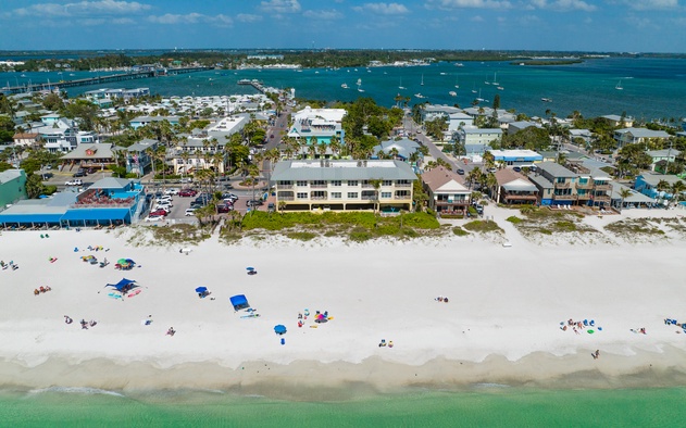 Direct Beach Front 3