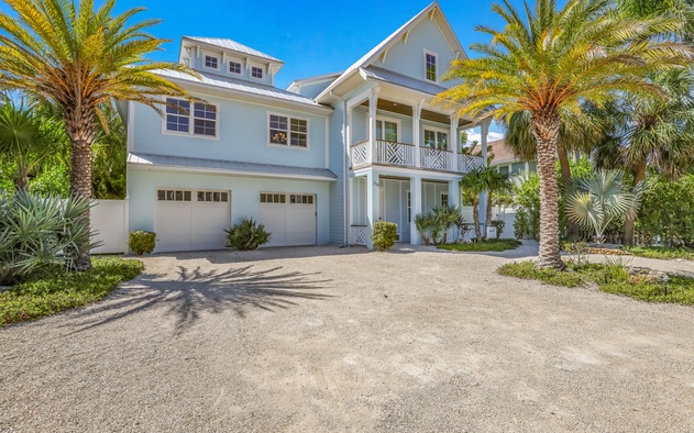 Pelican Paradise 10
