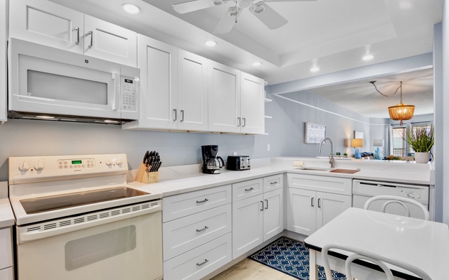 Sun Plaza West Unit 110 8