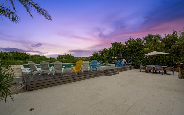 Beachfront Bungalow 9